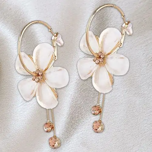 Fashionable Gold Plated Floral Earrings