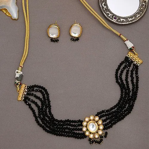 Beautiful Black Kundan Choker n Stud Set