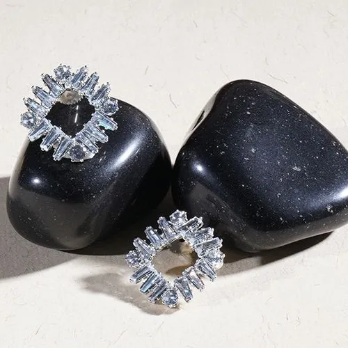 Sparkling Classic Stone Studs