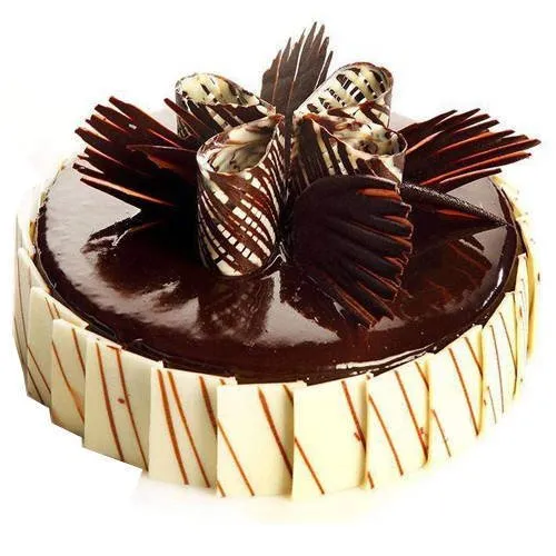 Online tasty chocolate truffle cake to Chennai, Express Delivery -  ChennaiOnlineFlorists