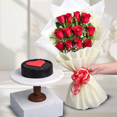 Sweet Love Roses  N  Cake Combo