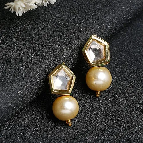 Beautiful Kundan Studs Set