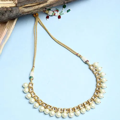 Stunning Kundan   Pearl Neckpiece