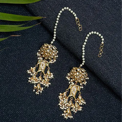 Attractive Kundan Earrings Set