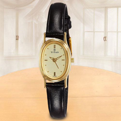 karishma analog watch